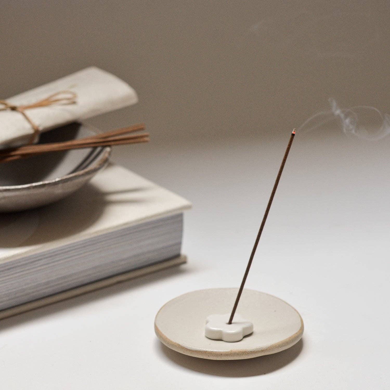 Cedarwood Incense Stick Set – 30 Sticks