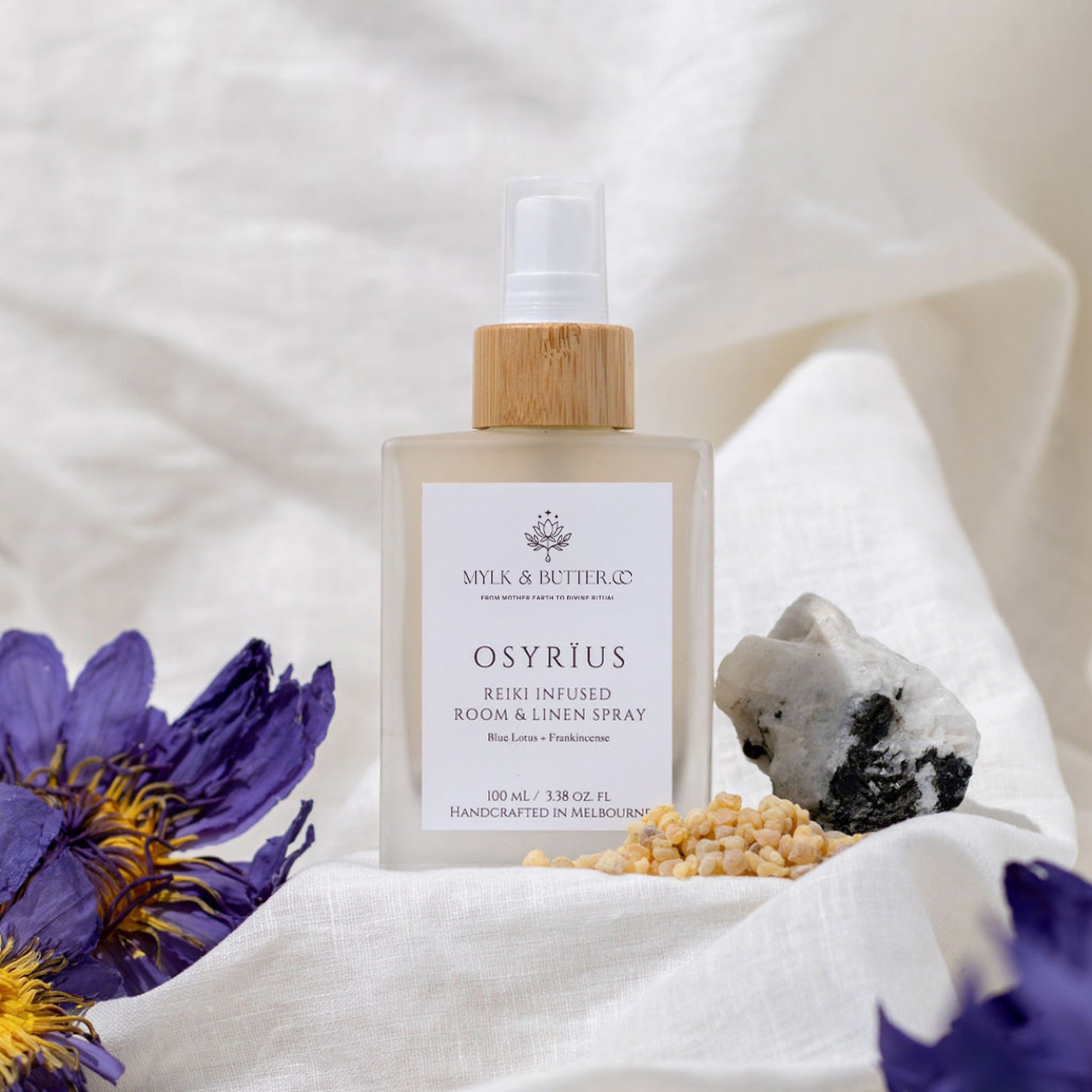 Osyrïus Room & Linen Spray bottle